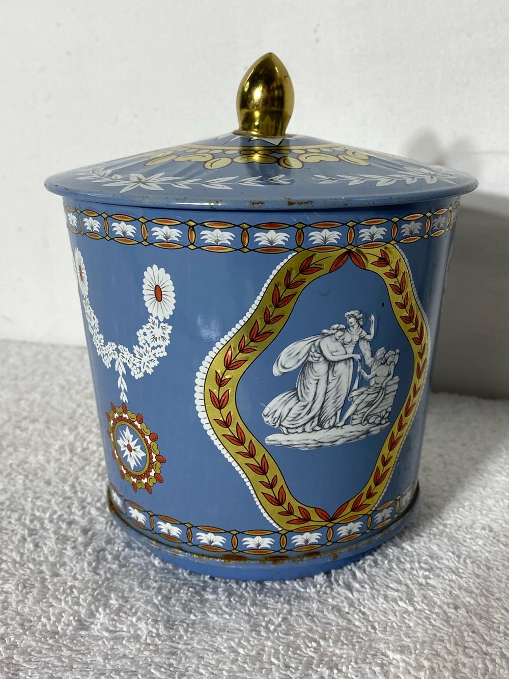 Vintage 1950s Riley’s Toffee Blue White Grecian Pattern Decorative Tin